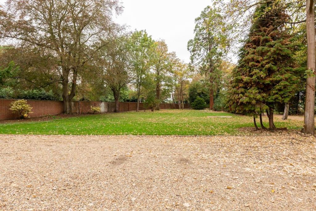 Dorney Windsor Legoland 5 Star Stay For Upto 14 Guests Exterior foto